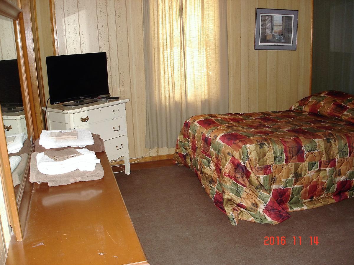 Simpson Hotel Exterior foto